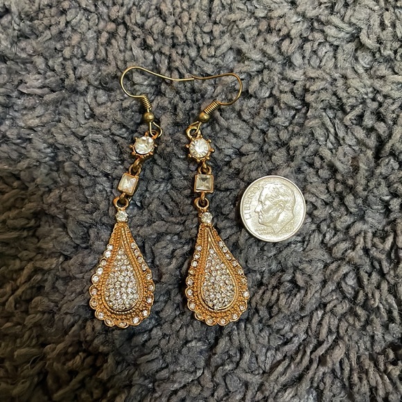 NWOT Gold gem dangle earrings - Picture 2 of 2